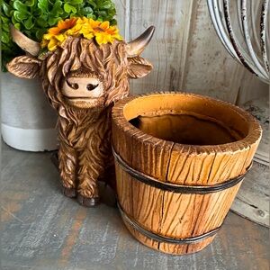 Rustic Highland Cow Planter with Bucket - Brown